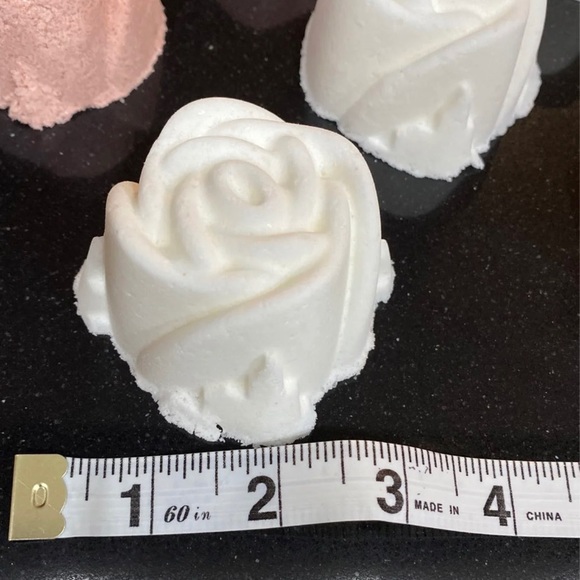 Custom scented set of 6 rose shaped bath bombs - Picture 4 of 4